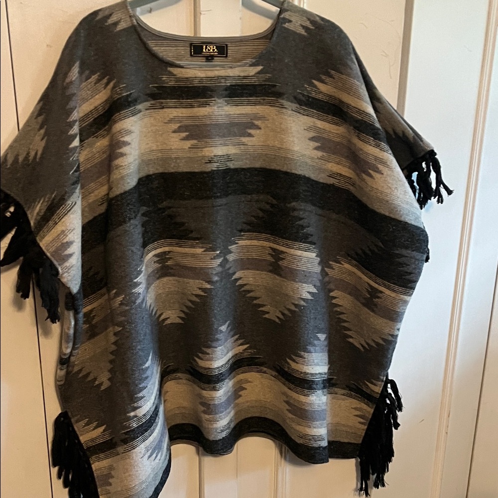 L&B Charcoal and Cream Patterned Poncho